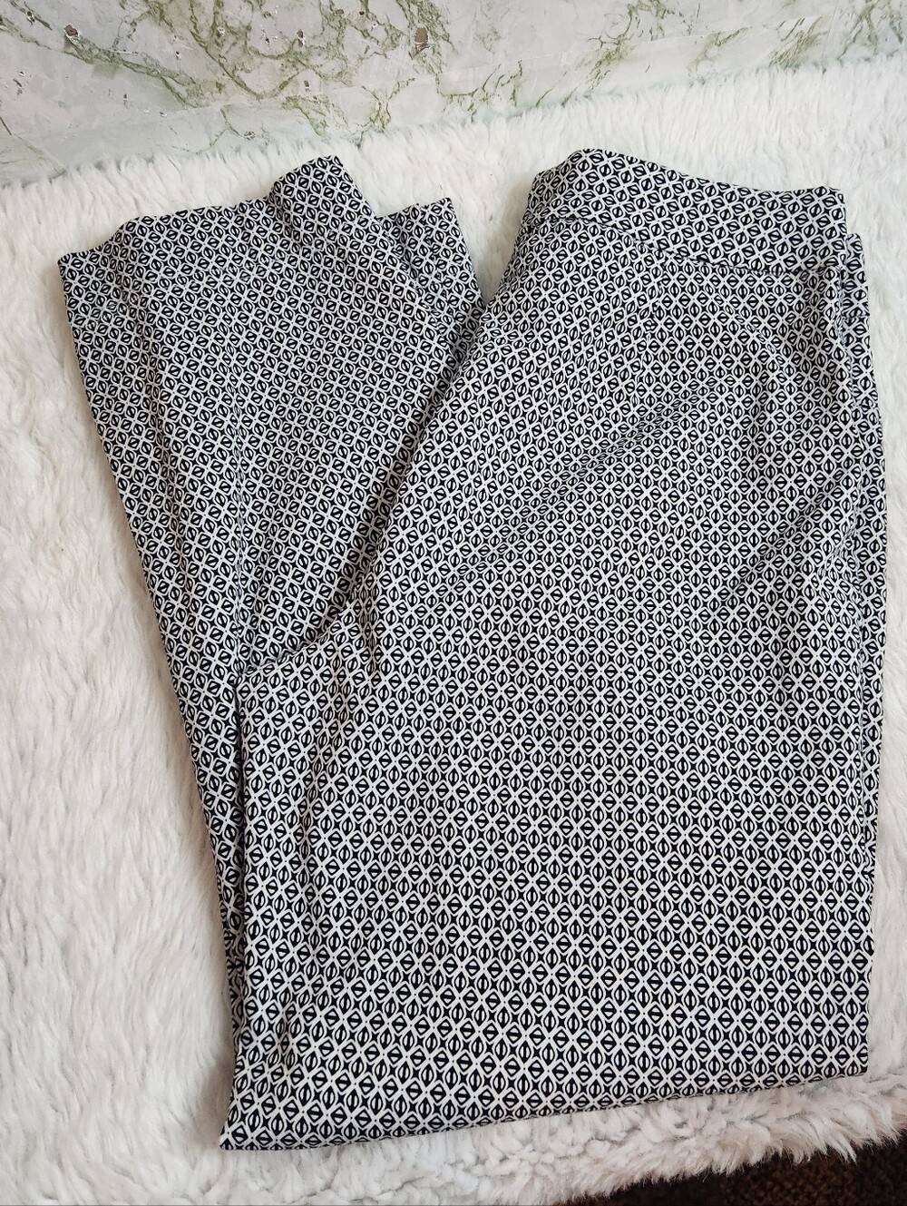 Cathy Daniels Black/White Pattern Cropped Pants